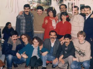 Oturanlardan sağdan birinci Emre Bilgin
