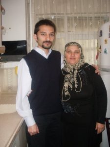 mustafa sarıca ve ailesi